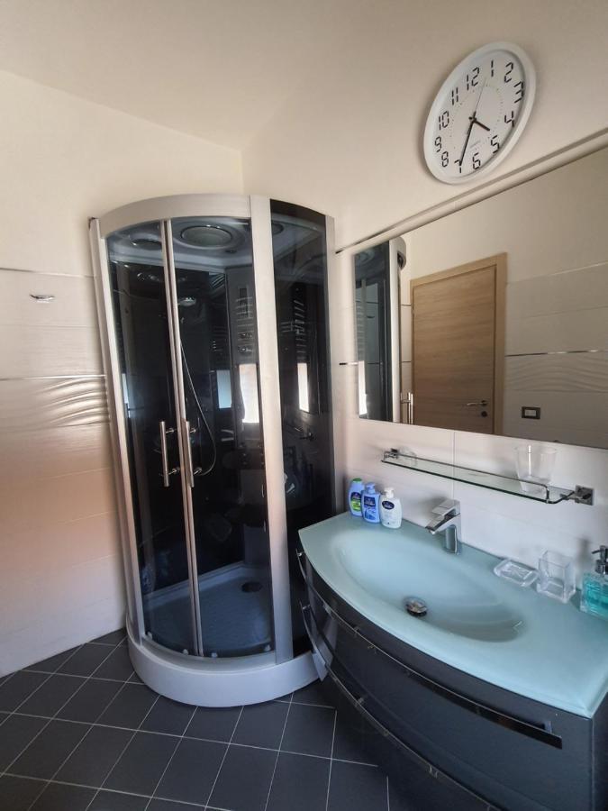 Bed and Breakfast Sole D'Oro Iun S4354 à La Maddalena  Extérieur photo